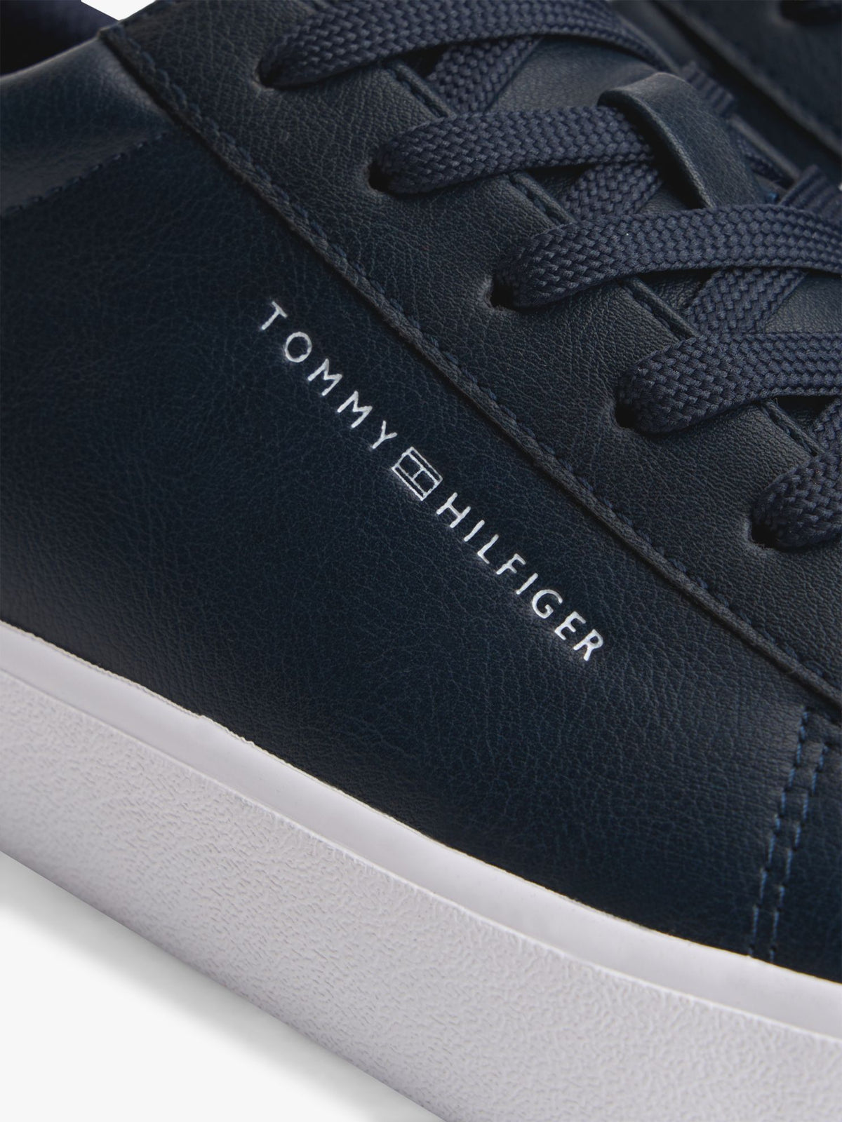 Tommy Hilfiger Metallic Logo Pebbled Court Sneaker